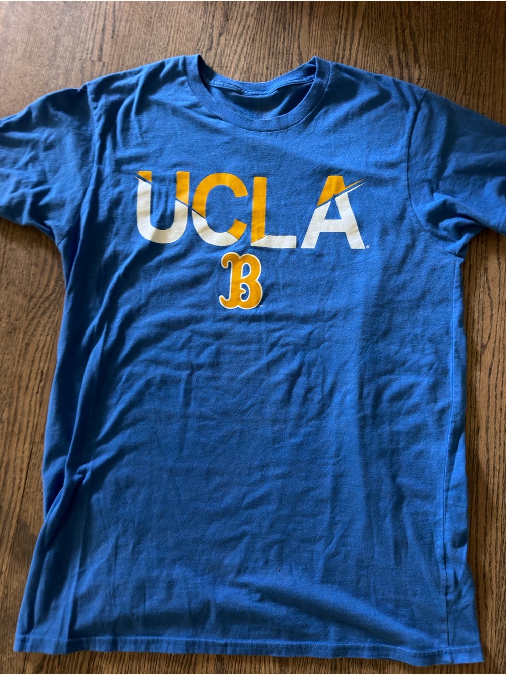 Men’s UCLA Bruins shirt